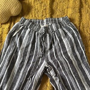 Briggs New York Black and White Striped Pants